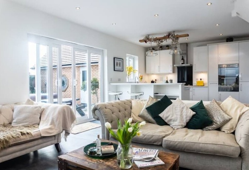 بنسيون 4 Bed House Sleep 10 Parking Hottub Wifi