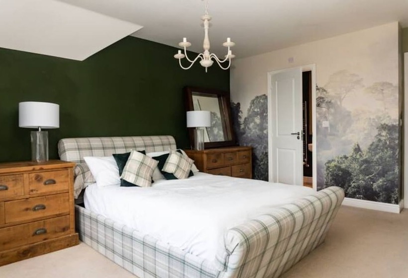 بنسيون 4 Bed House Sleep 10 Parking Hottub Wifi