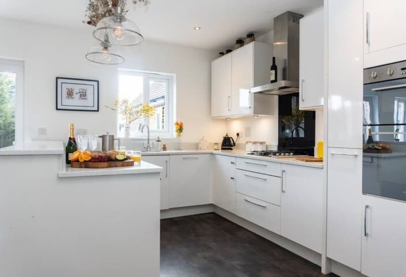 بنسيون 4 Bed House Sleep 10 Parking Hottub Wifi