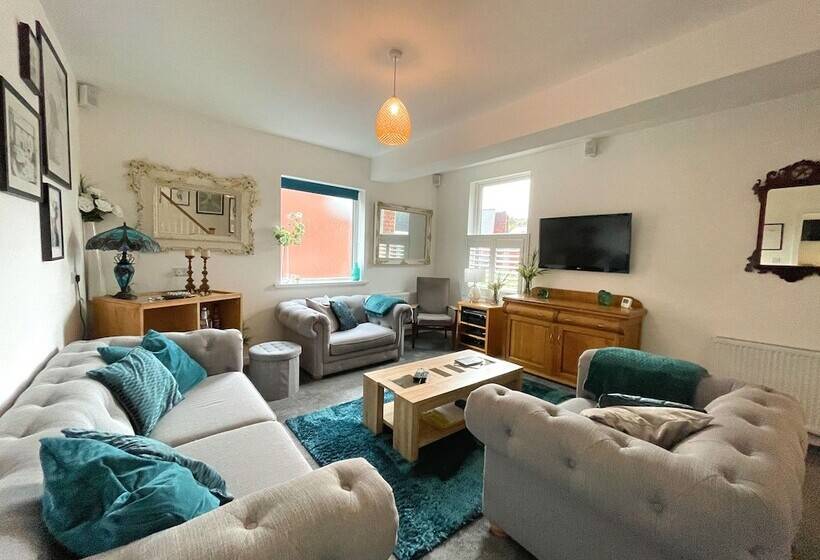 ペンション Lovely Comfortable 3br Property