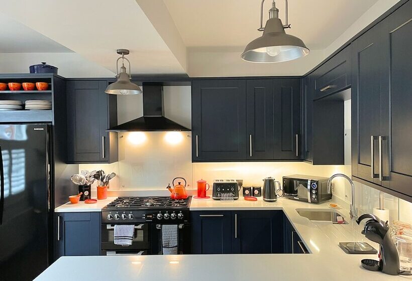 ペンション Lovely Comfortable 3br Property