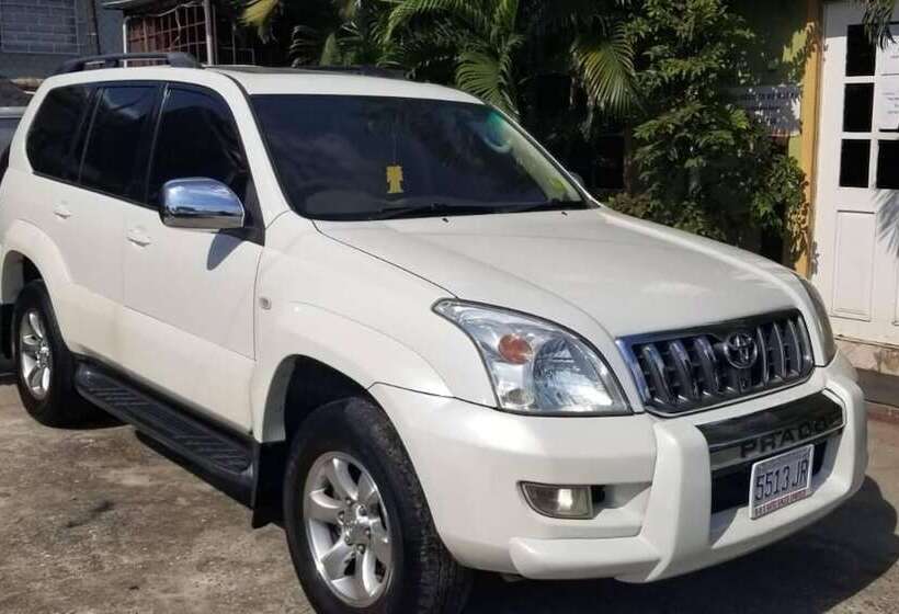 اقامتگاه Captivating 2 Bed Town House In Kingston