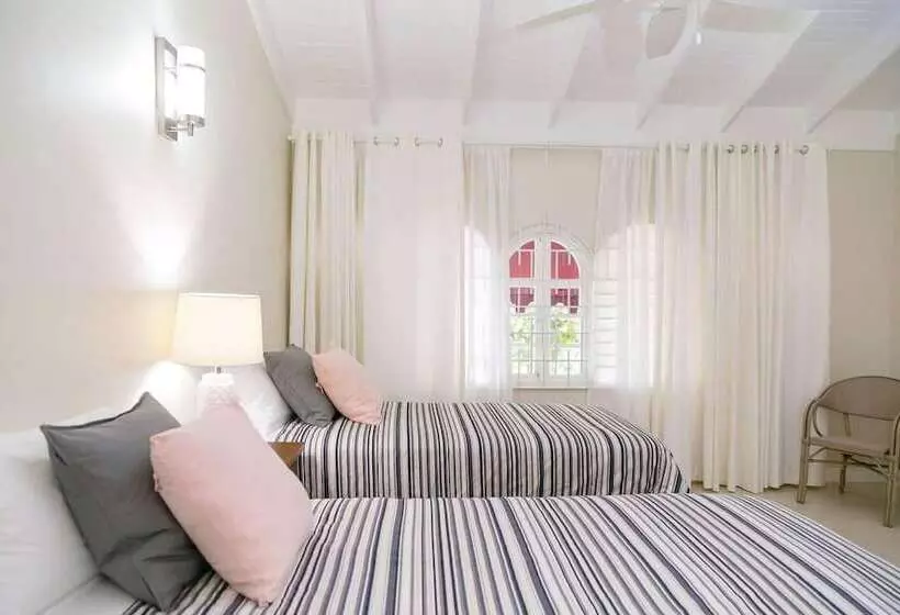 اقامتگاه Captivating 2 Bed Town House In Kingston