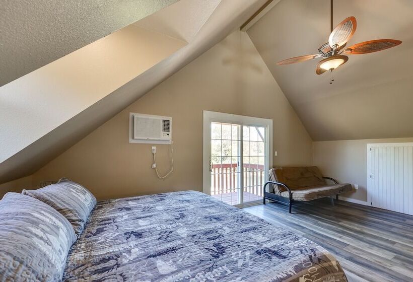 Riverfront Arkansas Abode Furnished Deck & Grill