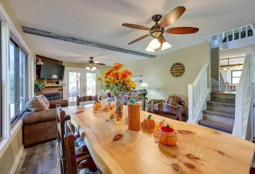 Riverfront Arkansas Abode   Furnished Deck & Grill