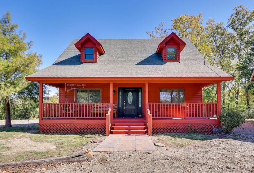 Riverfront Arkansas Abode Furnished Deck & Grill