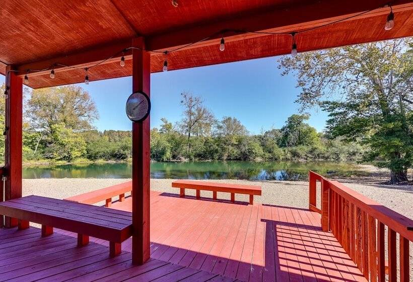 Riverfront Arkansas Abode Furnished Deck & Grill
