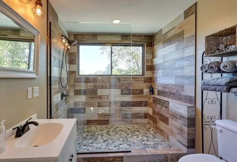 Riverfront Arkansas Abode   Furnished Deck & Grill