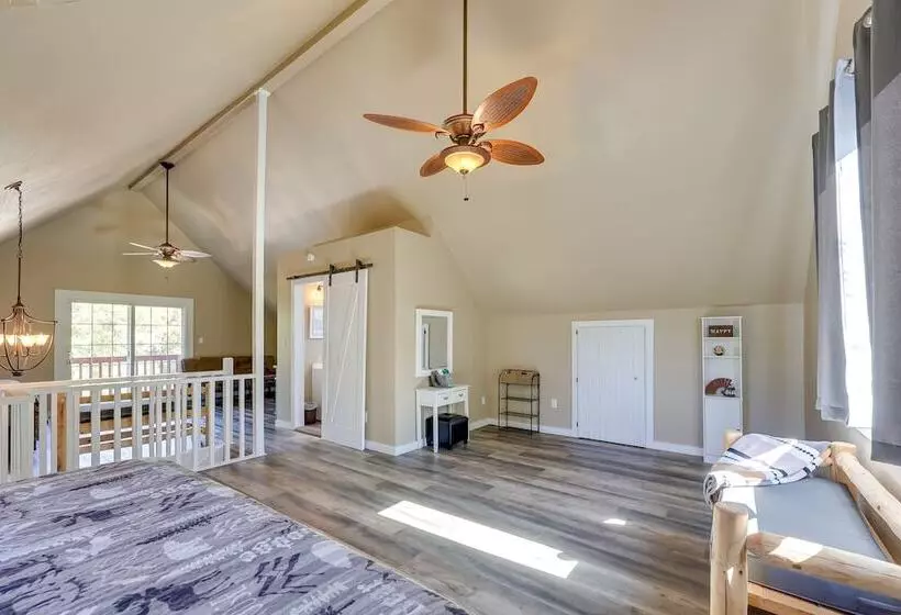 Riverfront Arkansas Abode   Furnished Deck & Grill