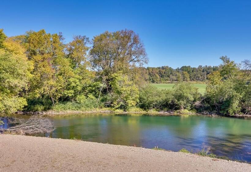 Riverfront Arkansas Abode Furnished Deck & Grill