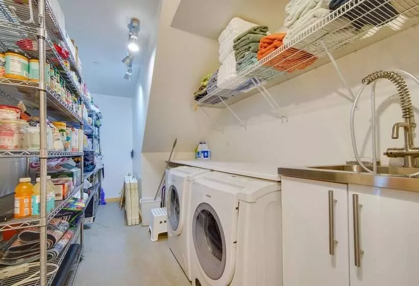 Riverfront Libertyville Retreat W/ Outdoor Kitchen