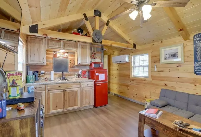 Rustic Caledonia Cabin Near State Parks & Boating!