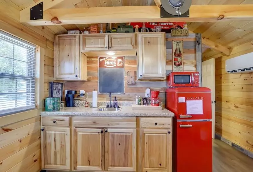 Rustic Caledonia Cabin Near State Parks & Boating!