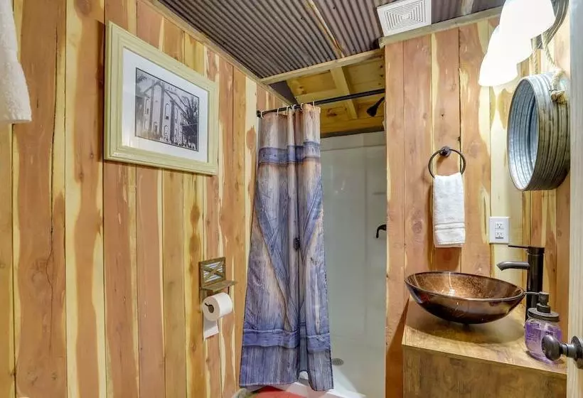 Rustic Caledonia Cabin Near State Parks & Boating!