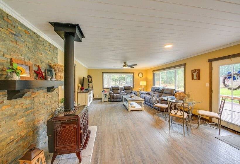 Scenic Priest Lake Vacation Rental: Deck + Views!