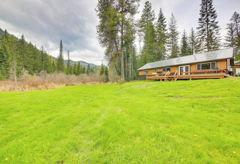 Scenic Priest Lake Vacation Rental: Deck + Views!