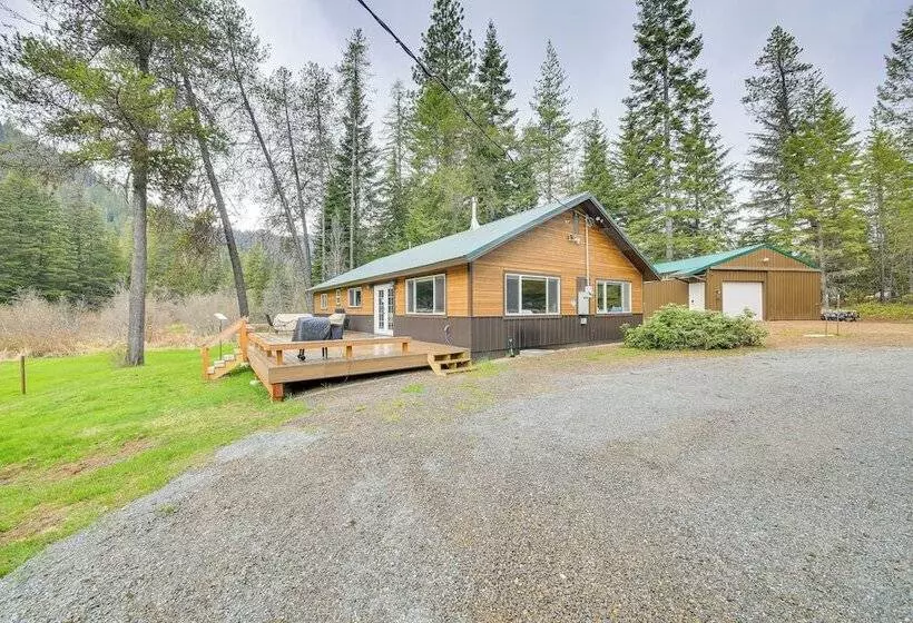 Scenic Priest Lake Vacation Rental: Deck + Views!
