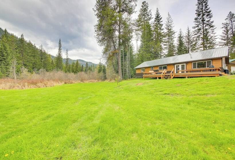 Scenic Priest Lake Vacation Rental: Deck + Views!