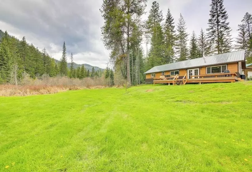 Scenic Priest Lake Vacation Rental: Deck + Views!
