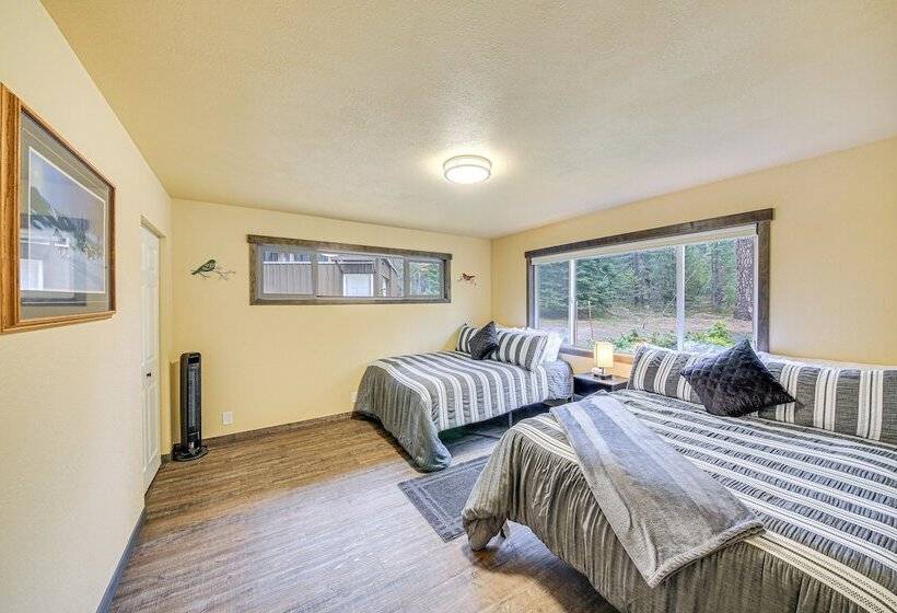 Scenic Priest Lake Vacation Rental: Deck + Views!