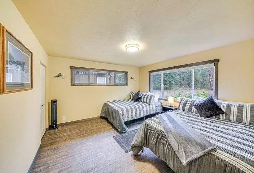 Scenic Priest Lake Vacation Rental: Deck + Views!