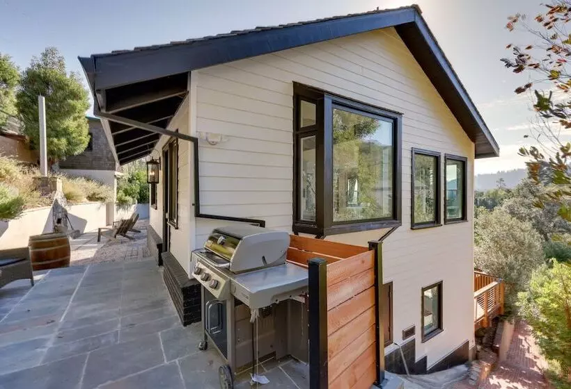 Serene San Anselmo Hideaway W/ Private Hot Tub!