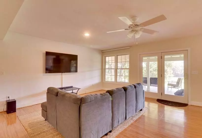 Spacious Family Friendly Virginia Home On 5 Acres!