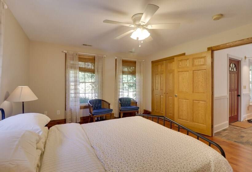 Spacious Family Friendly Virginia Home On 5 Acres!