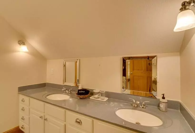 Spacious Family Friendly Virginia Home On 5 Acres!