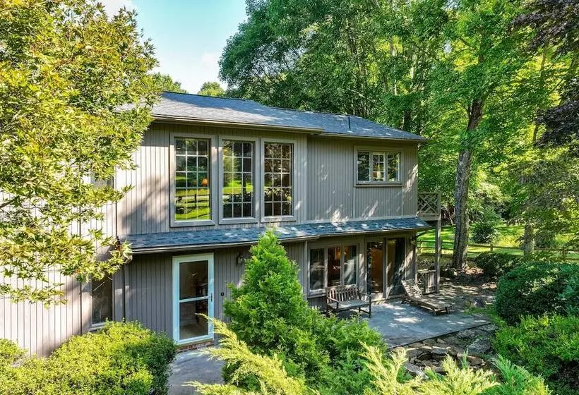 Spacious North Carolina Retreat   Patio & Fire Pit