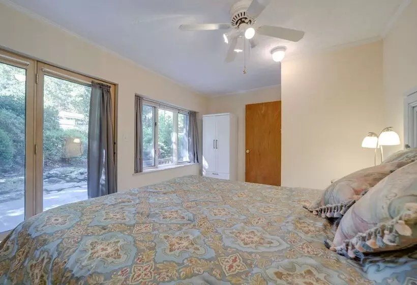 Spacious North Carolina Retreat   Patio & Fire Pit