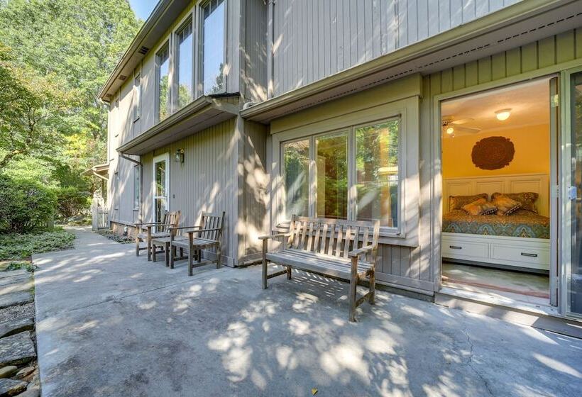 Spacious North Carolina Retreat   Patio & Fire Pit