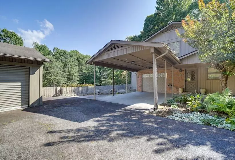 Spacious North Carolina Retreat   Patio & Fire Pit