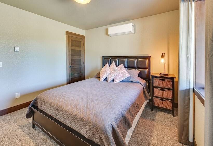 Spacious Sturgis Cabin W/ Grill & Wraparound Patio