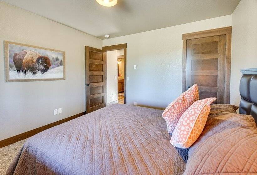 Spacious Sturgis Cabin W/ Grill & Wraparound Patio