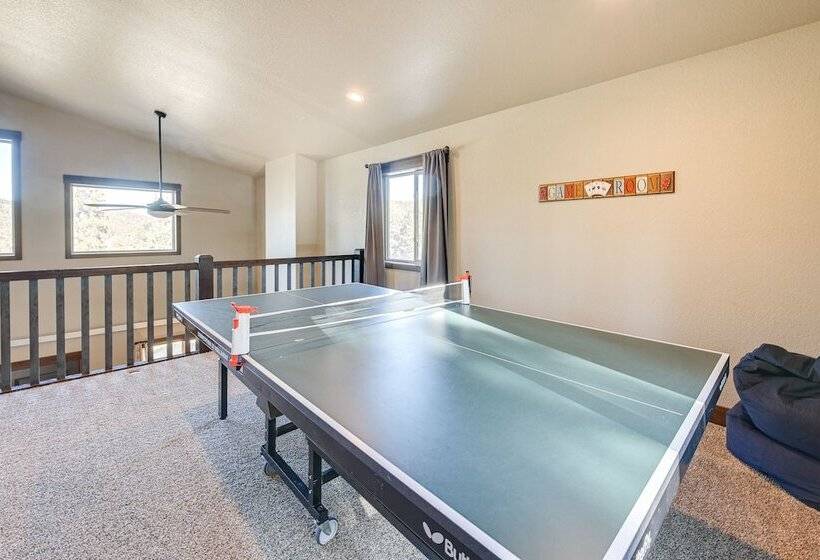 Spacious Sturgis Cabin W/ Grill & Wraparound Patio