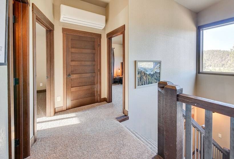 Spacious Sturgis Cabin W/ Grill & Wraparound Patio