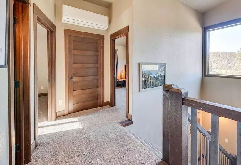 Spacious Sturgis Cabin W/ Grill & Wraparound Patio