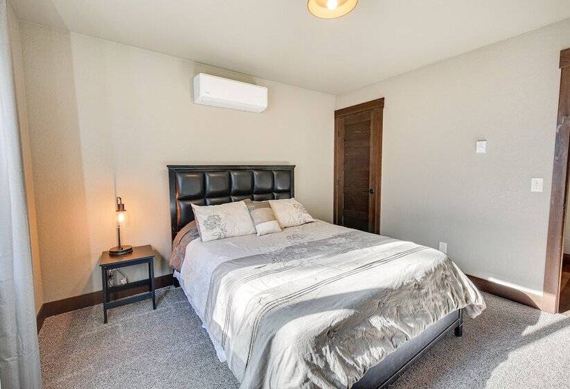 Spacious Sturgis Cabin W/ Grill & Wraparound Patio