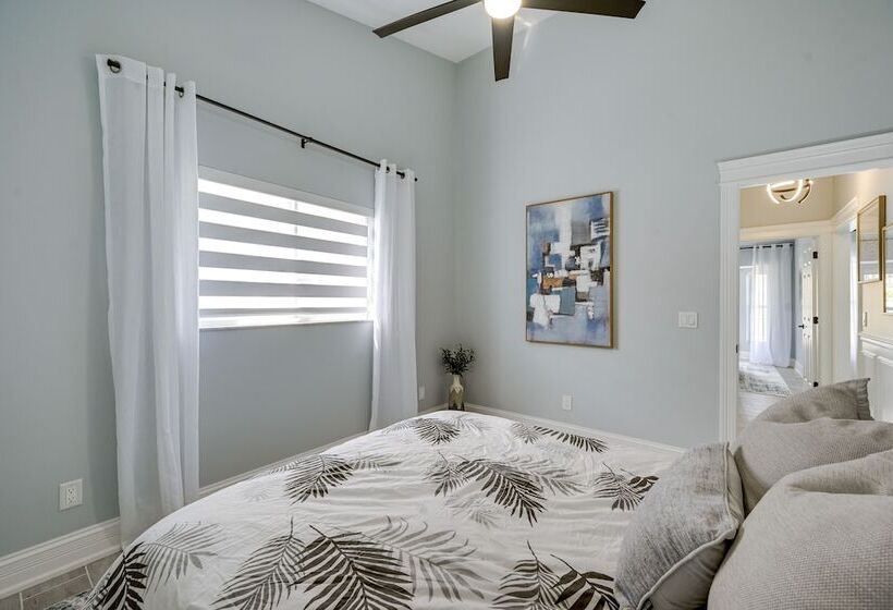 Stunning Naples Home W/ Pool, Patio, Water Views