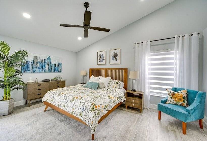 Stunning Naples Home W/ Pool, Patio, Water Views