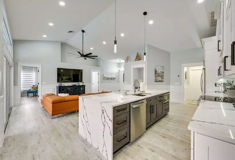 Stunning Naples Home W/ Pool, Patio, Water Views
