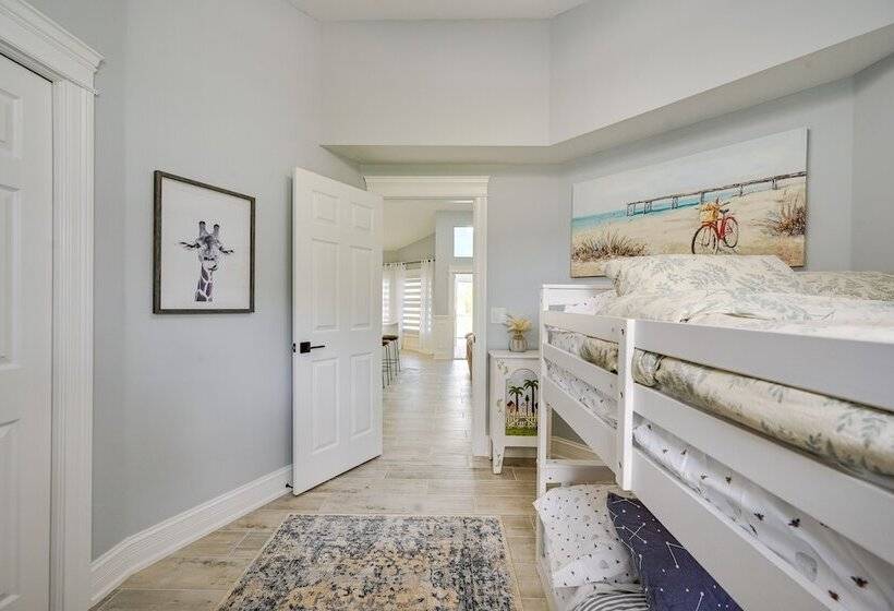 Stunning Naples Home W/ Pool, Patio, Water Views