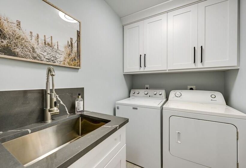 Stunning Naples Home W/ Pool, Patio, Water Views