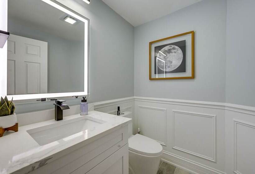 Stunning Naples Home W/ Pool, Patio, Water Views