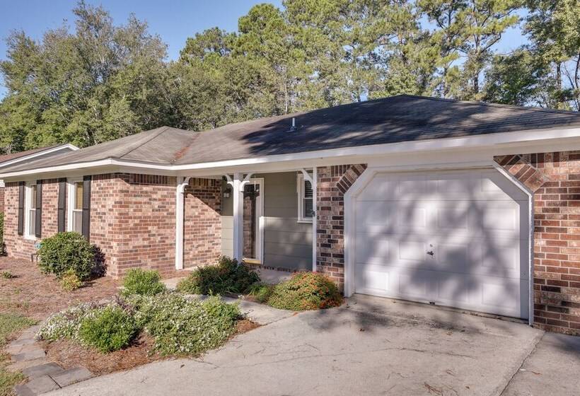 Summerville Vacation Rental: 4 Mi To Downtown!