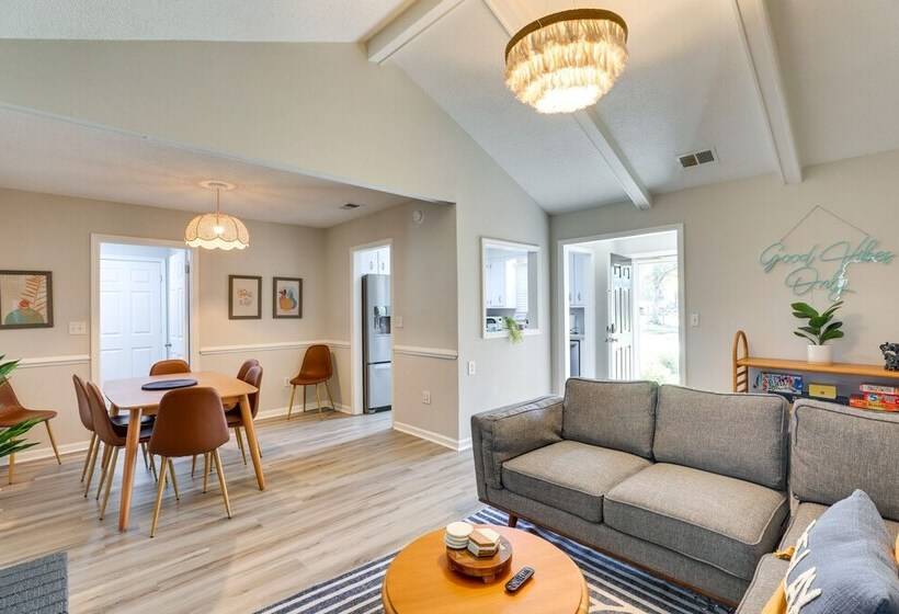 Summerville Vacation Rental: 4 Mi To Downtown!