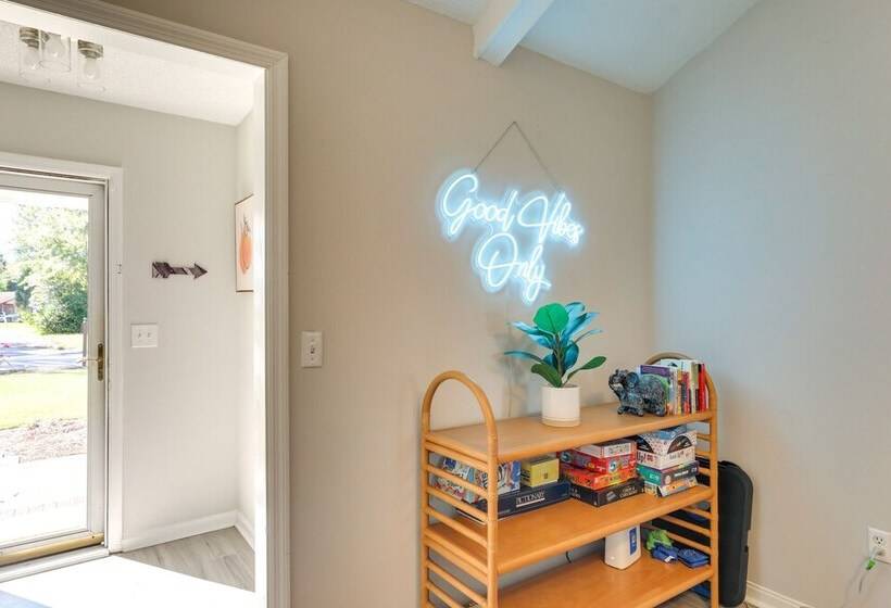 Summerville Vacation Rental: 4 Mi To Downtown!