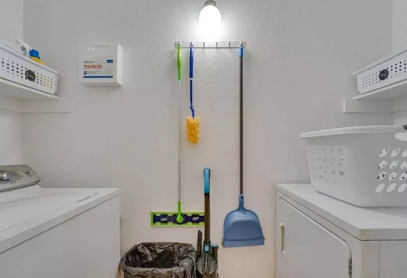 Sunny Universal City Home ~ 18 Mi To San Antonio!