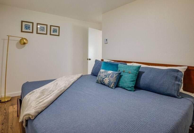 Tree Lined Gold Beach Retreat W/ Multiple Decks!